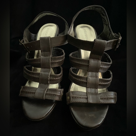 Xhilaration Wedge Sandal 8 1/2 Brown - Picture 3 of 14